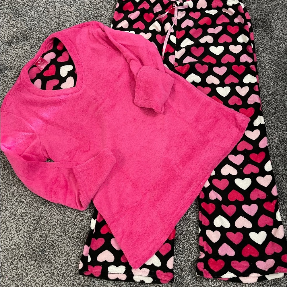 So Soft & Comfy Fleece Pajama Set 💘 size Large